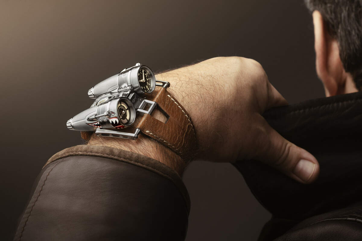 Hm4 thunderbolt watch price sale