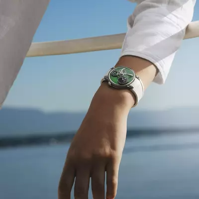 LM101 EVO GREEN WRIST SHOT 3