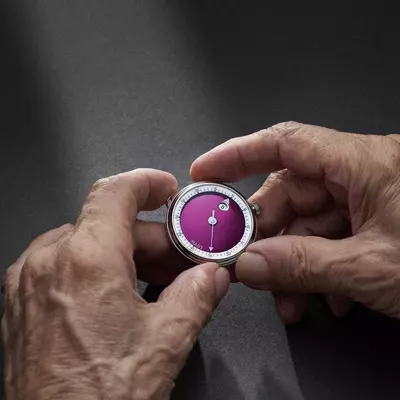M.A.D.3 Vincent Calabrese - Pink - Wristshot 1