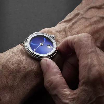 M.A.D.3 Vincent Calabrese - Blue - Wristshot 2