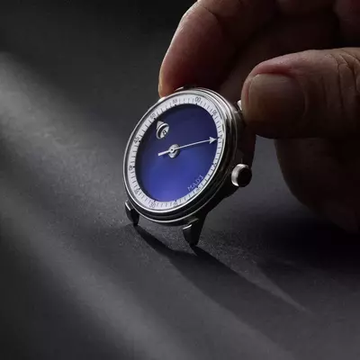 M.A.D.3 Vincent Calabrese - Blue - Wristshot 4