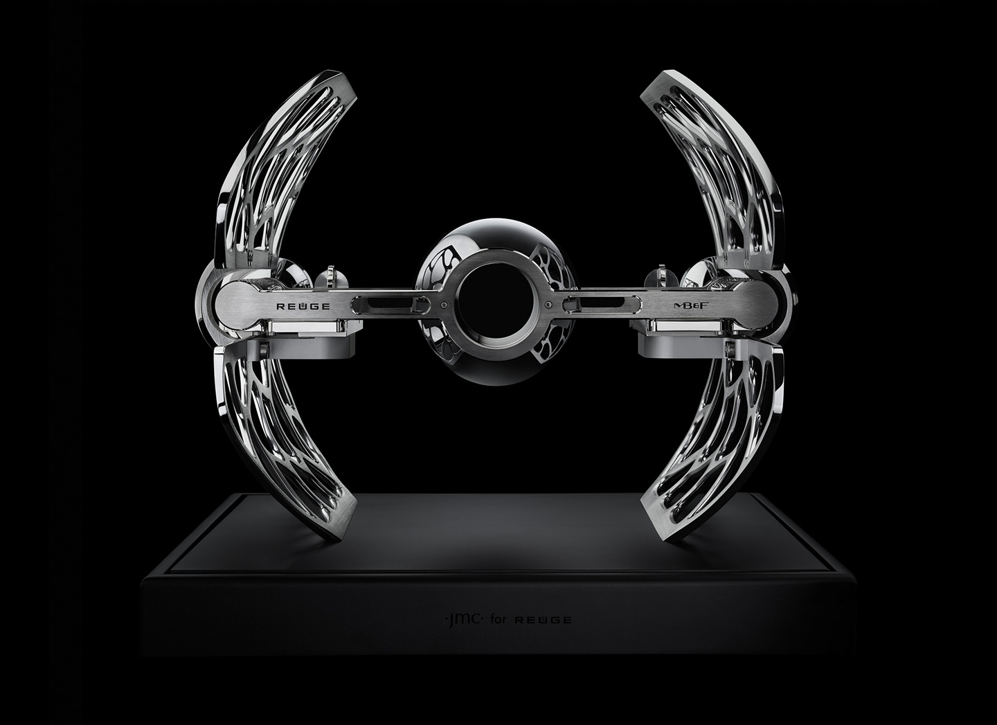 https://www.mbandf.com/files/machines/co-creations/musicmachine3/images/MM3-Chrome-Face_preview.jpg